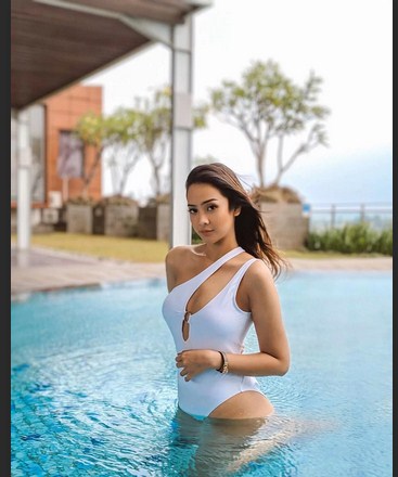 Foto Seksi Dan Cantik Anya Geraldine Bikin Kamu Tergoda!