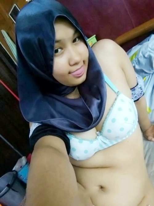 Koleksi Terbaru Foto Bugil Abg Jilbab Di Kamar Kost