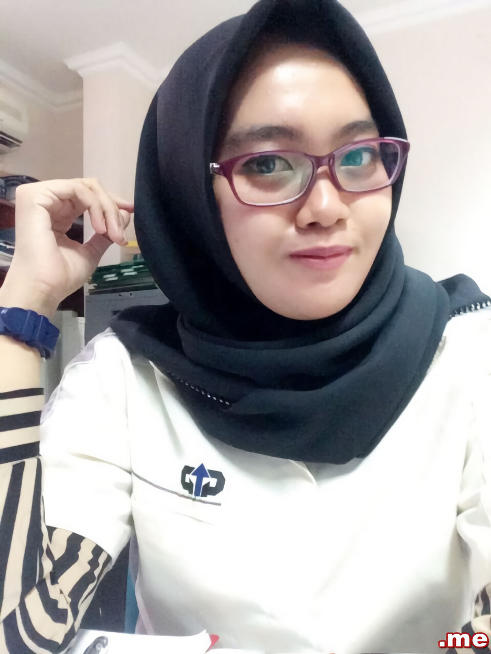 Foto Selfi Bugil Abg Jilbab Berkacamata Cantik